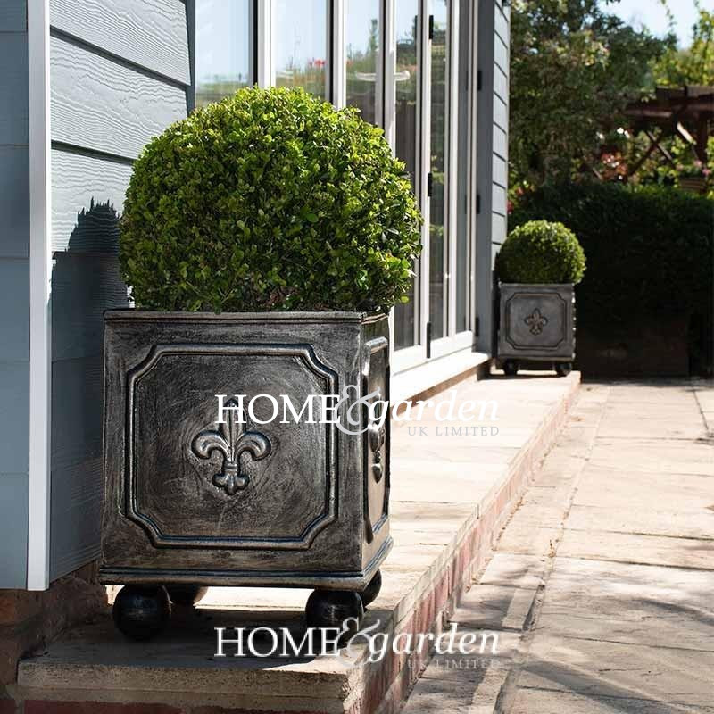 16" Fleur-De-Lis Planter