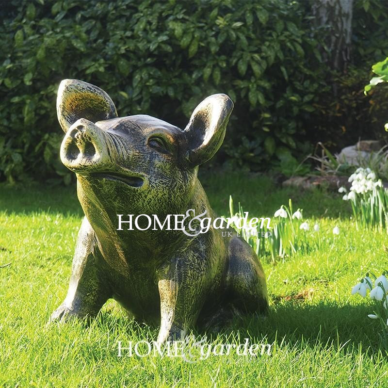 Small Sitting Pig